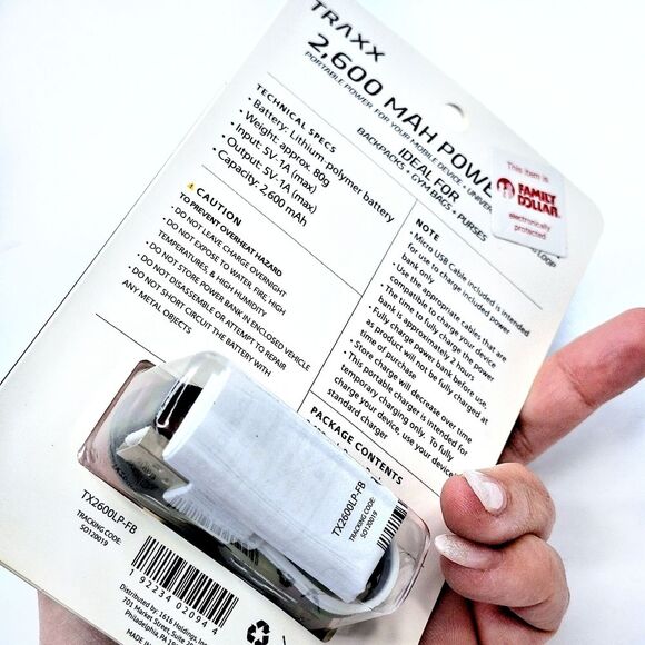 NWT Traxx Gold 2,600 mAh Portable Power Bank Keychain with Carrying Loop - Picture 4 of 5